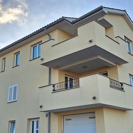Apartmani Marin1 Vrbnik Exterior photo